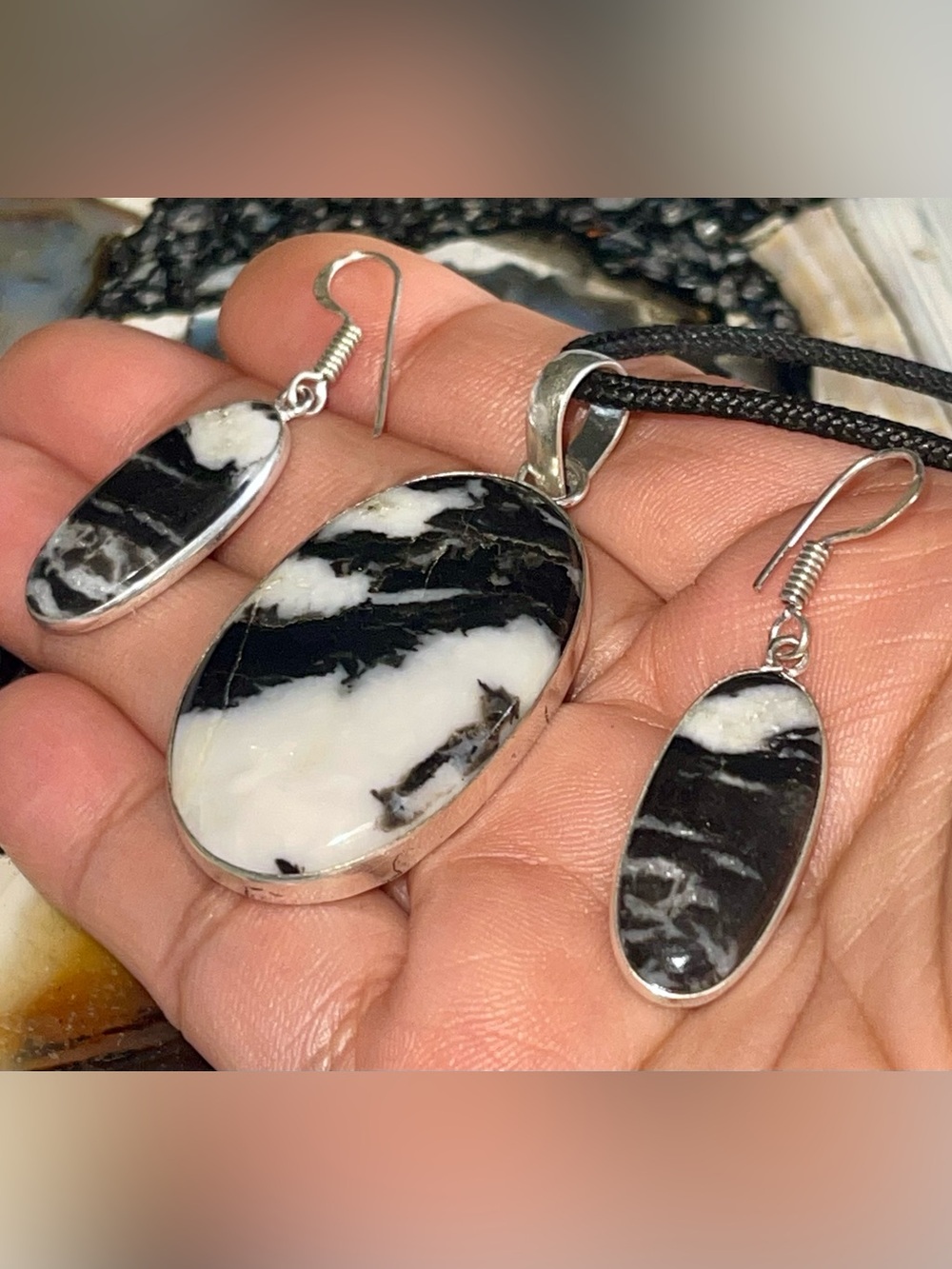 White Buffalo Turquoise Pendant & Earrings Set - Picture 4 of 17